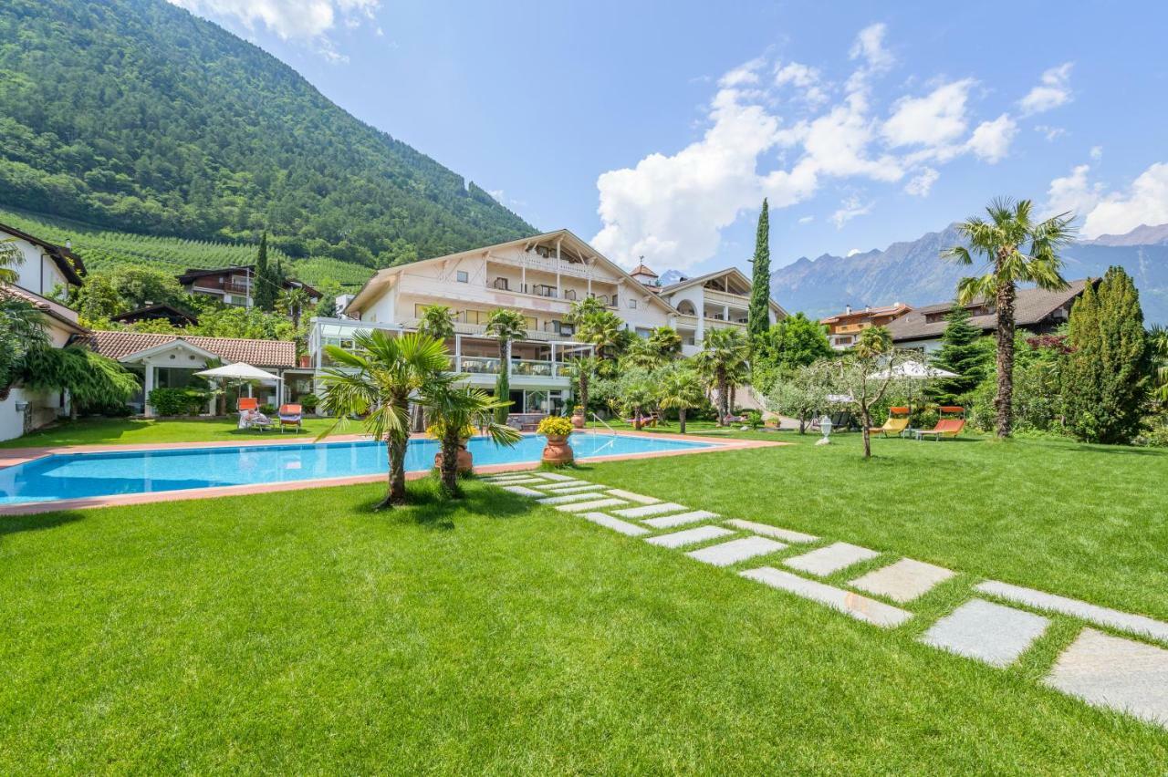 Glanzhof Hotel & Apartments Marlengo Exterior foto